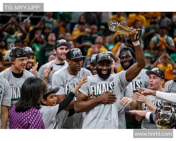 老鹰队与凯尔特人激战正酣 谁将笑到最后挺进季后赛决胜阶段